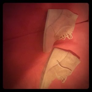 Tan ankle boot size 4 listed but actually 5